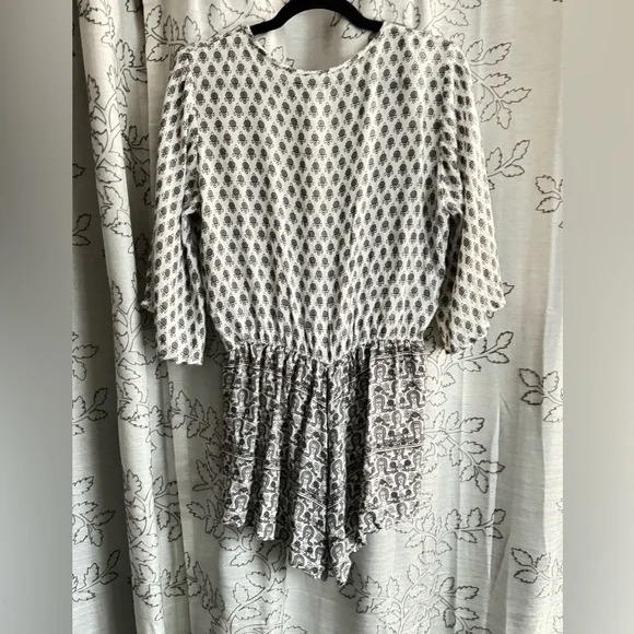 EUC Elan romper / coverup / jumpsuit. Size Medium. Only worn once. - Picture 6 of 7